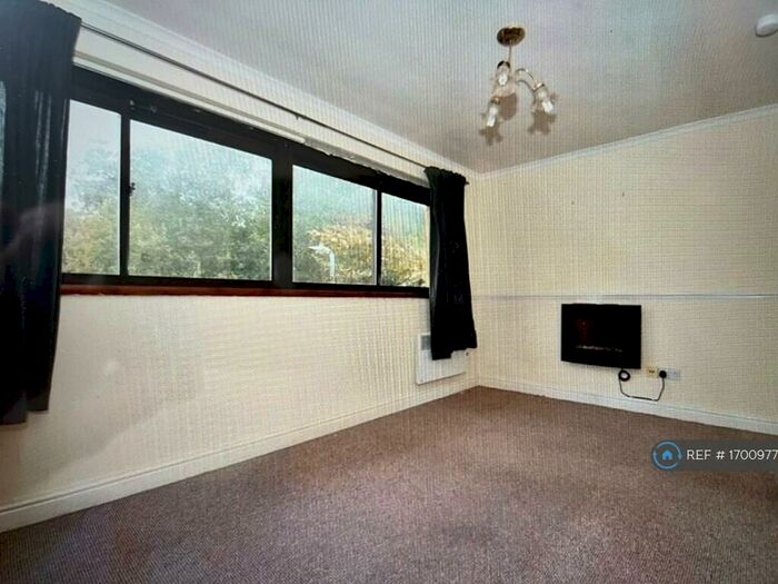 1 Bedroom Flat To Rent In Ivel Court, Yeovil, BA21