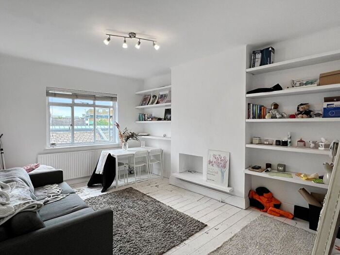 2 Bedroom Flat To Rent In Heneage Street, Spitalfields, London., E1