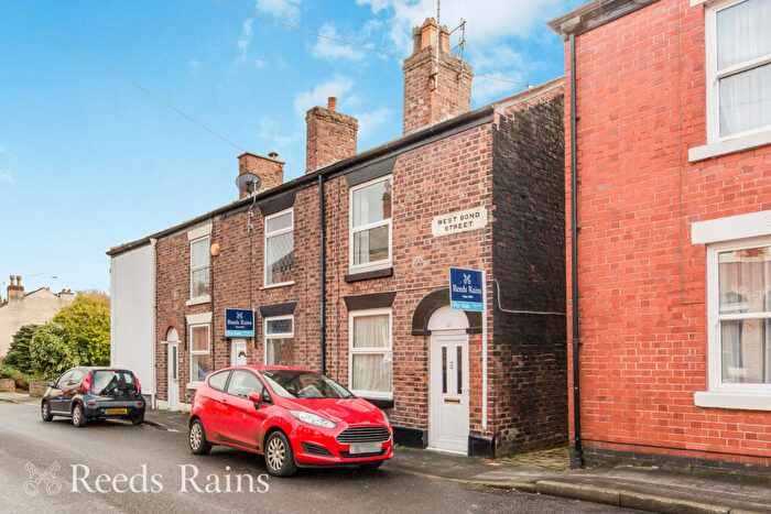 3 Bedroom End Of Terrace House For Sale In West Bond Street, Macclesfield, Cheshire, SK11