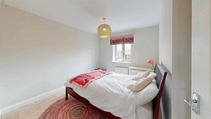 3 Bedroom End Of Terrace House For Sale In Groves Crescent, Stamford, PE9