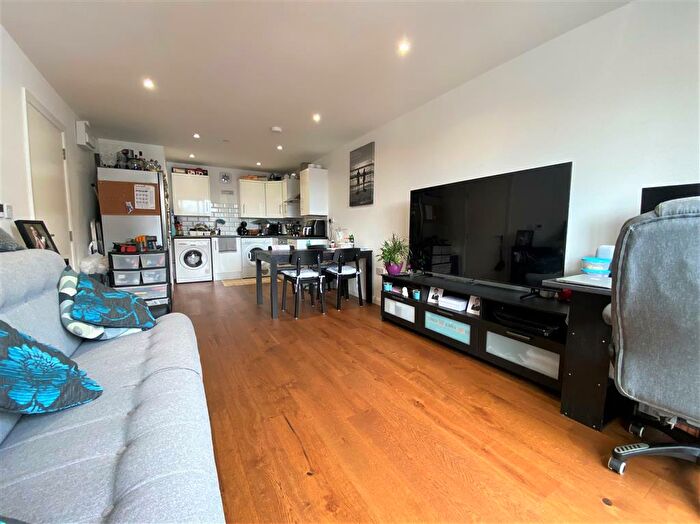 2 Bedroom Flat To Rent In Grenfell Road, Mitcham, CR4