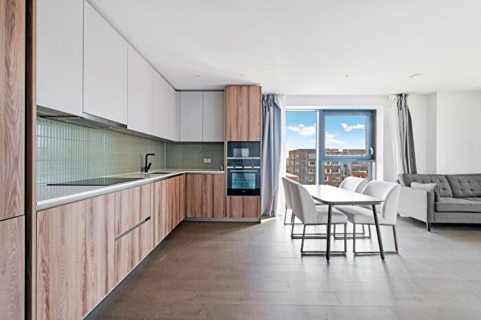 2 Bedroom Apartment To Rent In Hawksbury Height - /, RL00