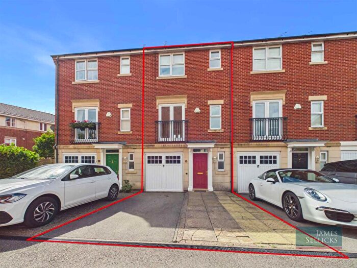3 Bedroom Town House For Sale In Davies Close, Market Harborough, LE16