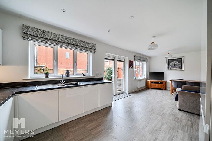 4 Bedroom Detached House For Sale In Acres Close, Wimborne, BH21