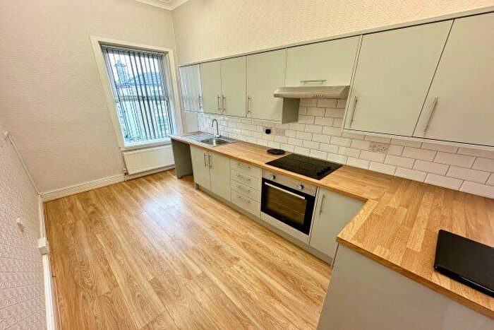 2 Bedroom Flat To Rent In Prospect Road, Ossett, WF5