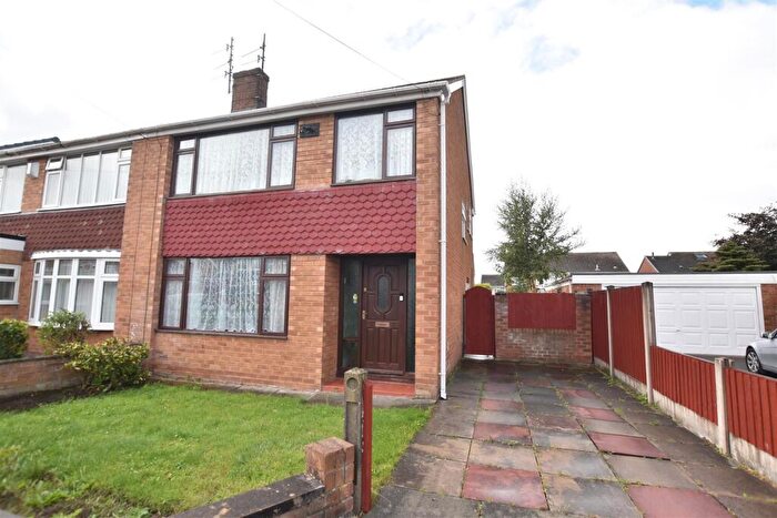 3 Bedroom Semi-Detached House For Sale In Stretton Close, Prenton, CH43