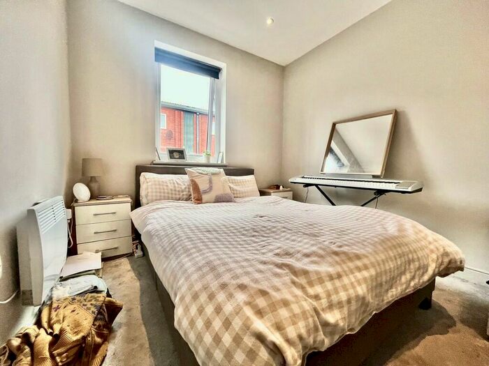 1 Bedroom Apartment To Rent In Brunswick Court, Leeds, LS2