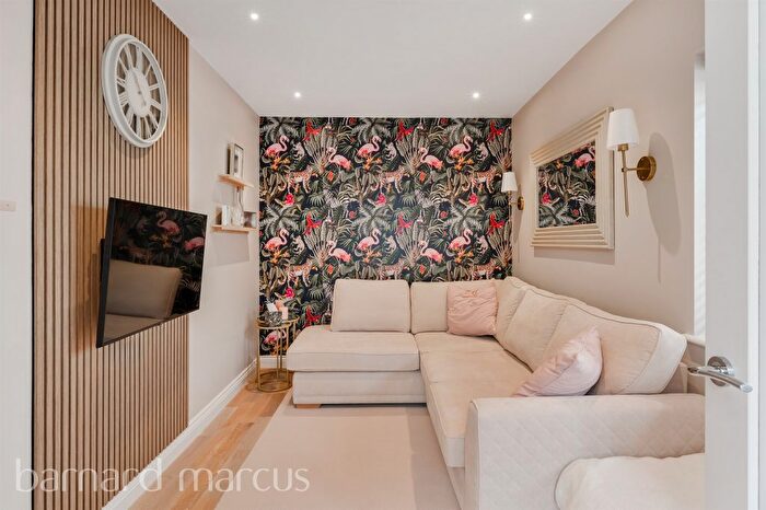 5 Bedroom Detached House For Sale In Sandy Lane South, Wallington, SM6