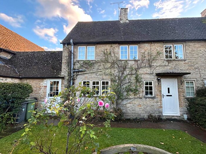 3 Bedroom Cottage To Rent In Orchard Row, Icomb, GL54