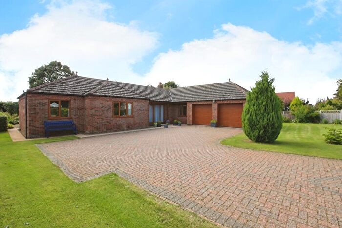 3 Bedroom Detached Bungalow For Sale In Washway Road, Holbeach, Spalding, PE12