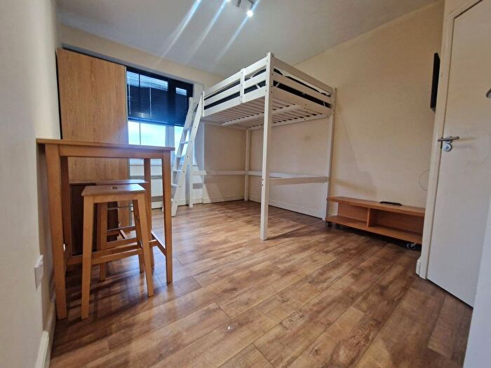 Studio To Rent In Hilldrop Road, Holloway, London, N7