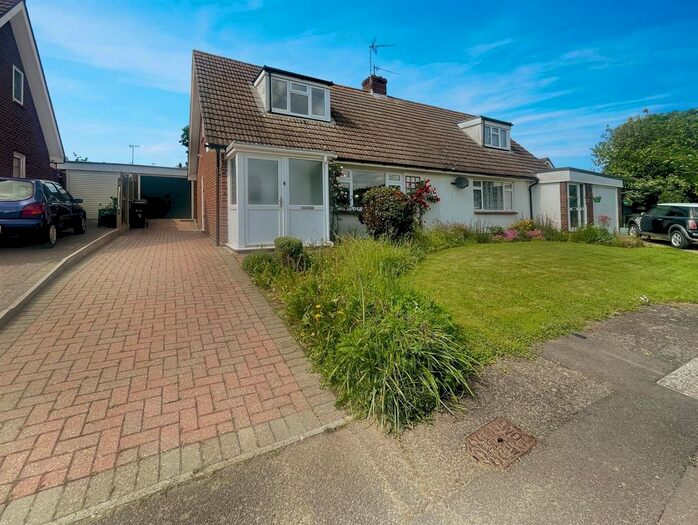 2 Bedroom Detached Bungalow To Rent In Barryfields, Shalford, Braintree, CM7