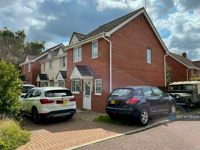 2 Bedroom End Of Terrace House To Rent In Tizzick Close, Norwich, NR5