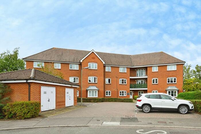 2 Bedroom Flat For Sale In Tylehurst Drive, Redhill, Surrey, RH1