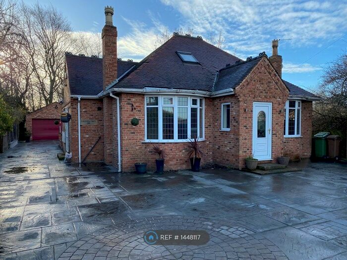 3 Bedroom Bungalow To Rent In Denby Dale Road, Wakefield, WF2