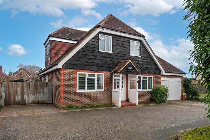 5 Bedroom Detached House For Sale In Albert Road, Horley, RH6