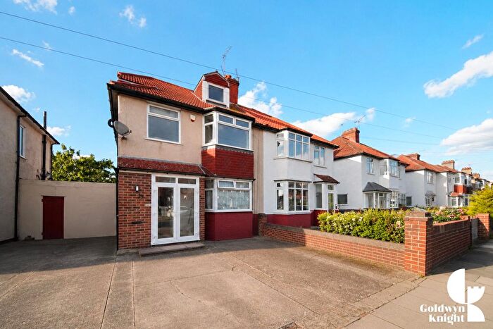 4 Bedroom Property To Rent In Montcalm Road, London, SE7