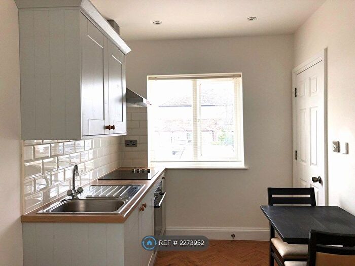 Studio To Rent In Rochester Road, Northwood, HA6