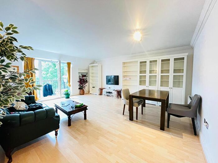 3 Bedroom Apartment To Rent In Carolina Court, Hoptree Close, London, N12