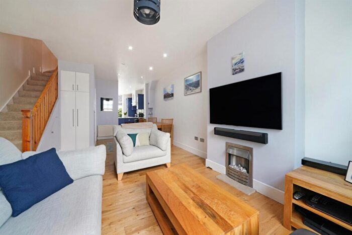 2 Bedroom Terraced House For Sale In Camberwell New Road, London, SE5