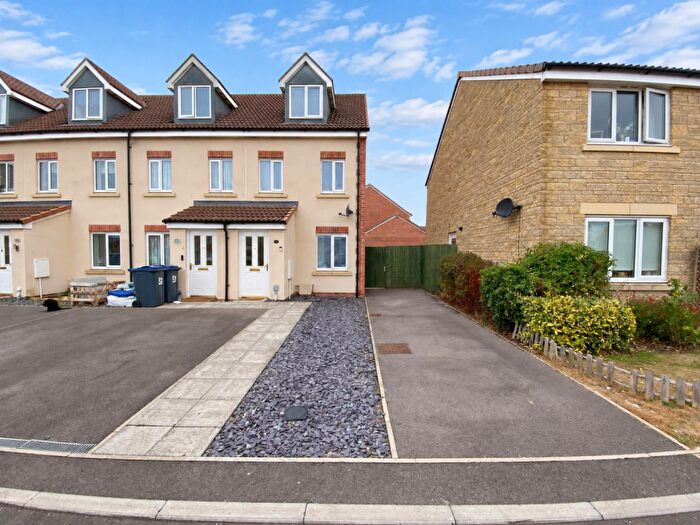 3 Bedroom House For Sale In Teachers Way, Melksham, SN12