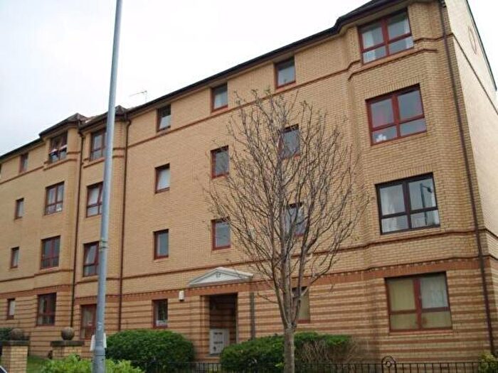 3 Bedroom Flat To Rent In Grovepark Street, Glasgow, G20