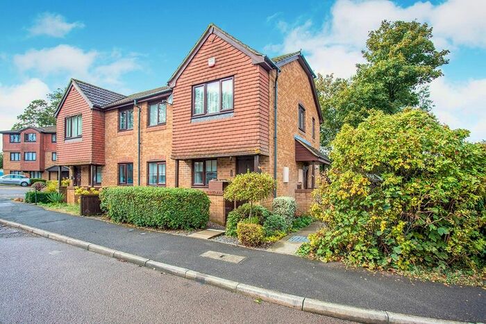 1 Bedroom Flat To Rent In Tylersfield, Abbots Langley, Hertfordshire, WD5