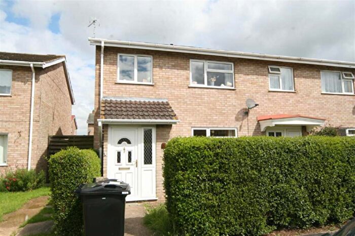 3 Bedroom Semi Detached House To Rent In Mountbatten Avenue, Stamford, Lincolnshire, PE9