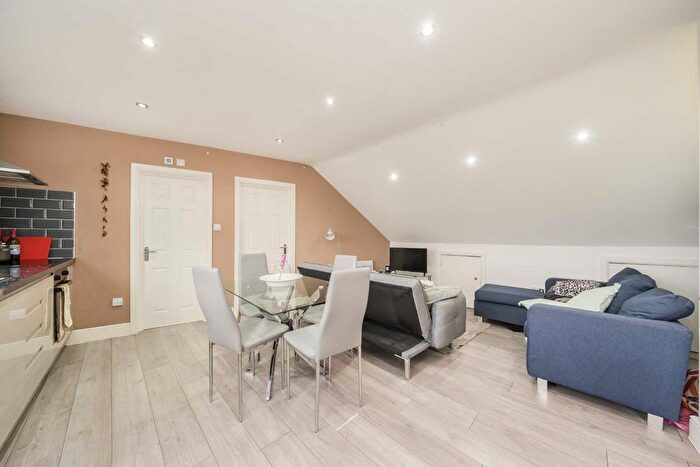 1 Bedroom Flat To Rent In Cavendish Road, Balham, SW12