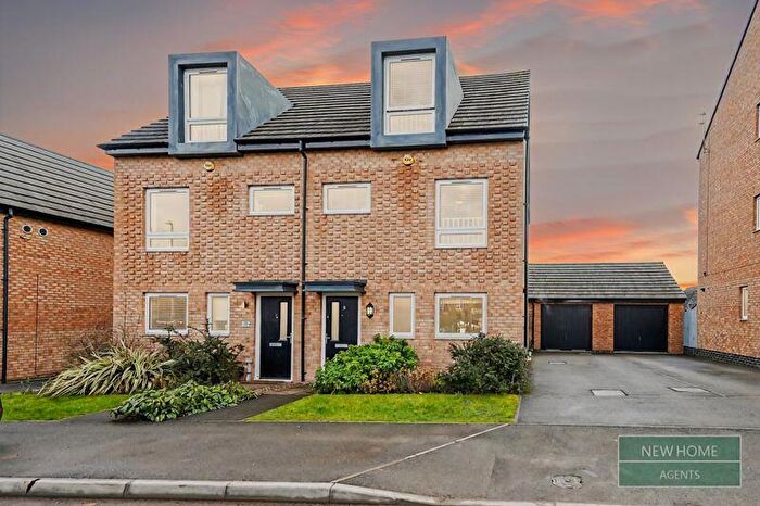3 Bedroom Semi-Detached House For Sale In Waldrom Road, Gedling, Nottingham, NG4