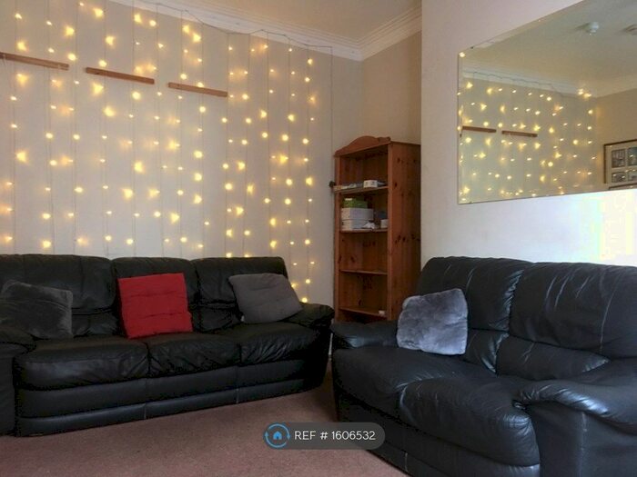 5 Bedroom Terraced House To Rent In King Street, Southsea, PO5