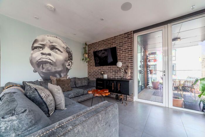 2 Bedroom Flat To Rent In Remus Road, London, E3