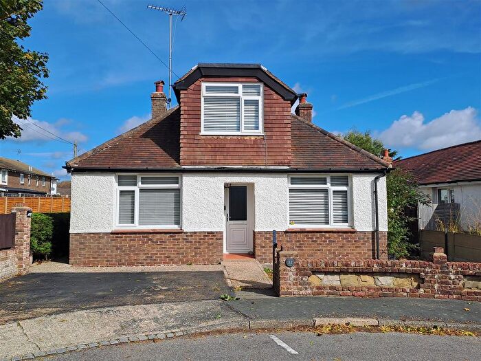 3 Bedroom Chalet For Sale In Walders Road, Rustington, BN16