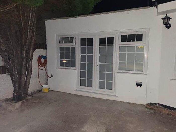 Studio To Rent In Dagenham, RM10