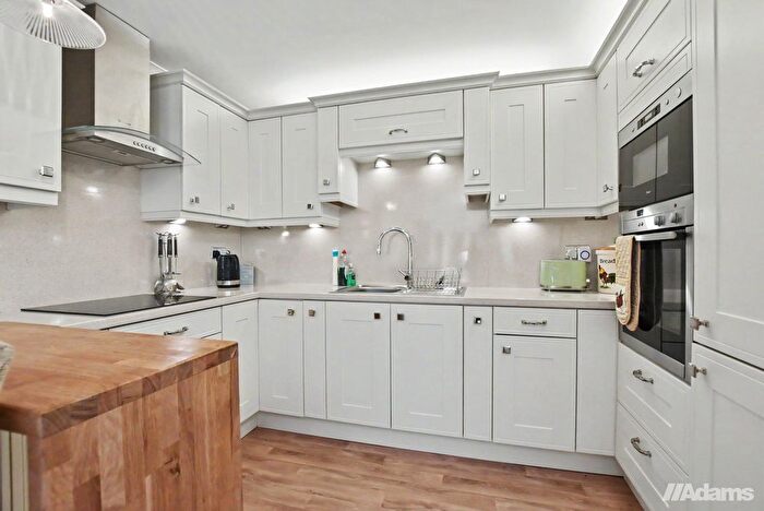 2 Bedroom Flat For Sale In Undercliffe House, Dingleway, Appleton, Warrington, WA4