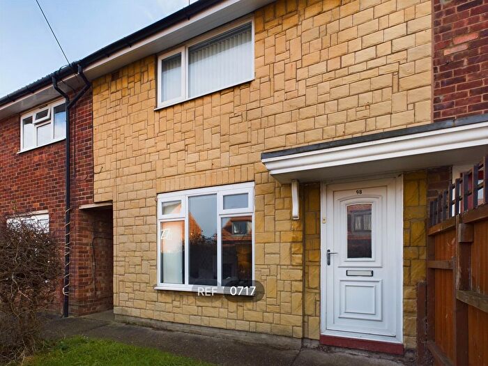 2 Bedroom Terraced House To Rent In Waveney Road, Longhill, HU8