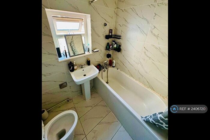 4 Bedroom Terraced House To Rent In Bromley Road, London, E10