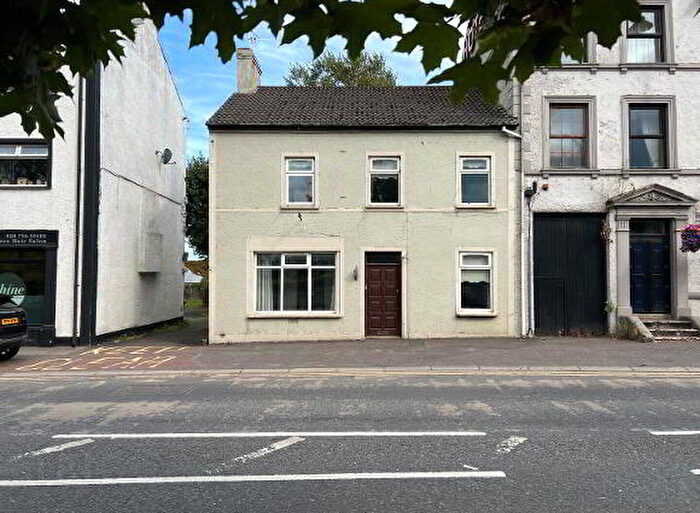 3 Bedroom TownHouse For Sale In Main Street, Toomebridge, BT41