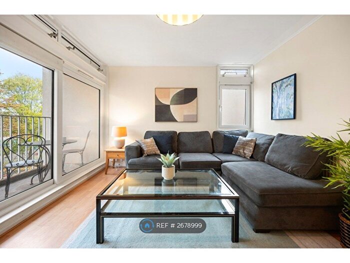 3 Bedroom Flat To Rent In Victoria Rise, London, SW4