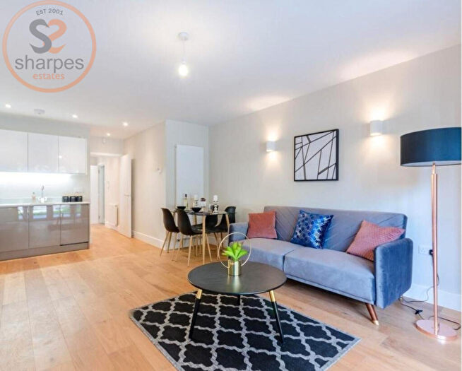 1 Bedroom Flat To Rent In Rabenview House, St. James's Park, Croydon, Greater London, CR0