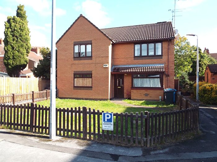 2 Bedroom Flat For Sale In Nunnington Close, Hull, HU5