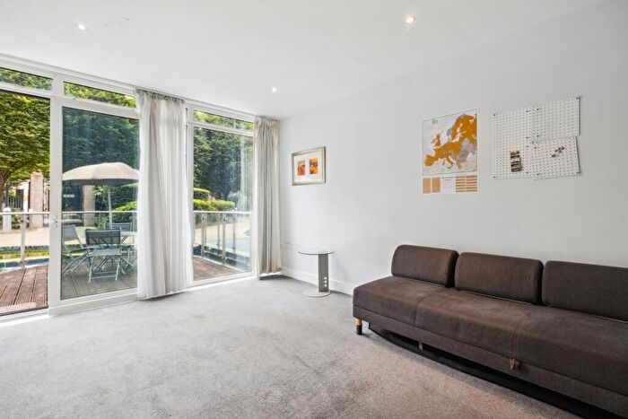 Flat For Sale In Howard Building, Queenstown Road, SW11