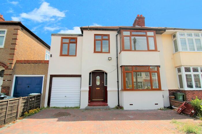 4 Bedroom Semi-Detached House To Rent In Canberra Road, Bexleyheath, Kent, DA7