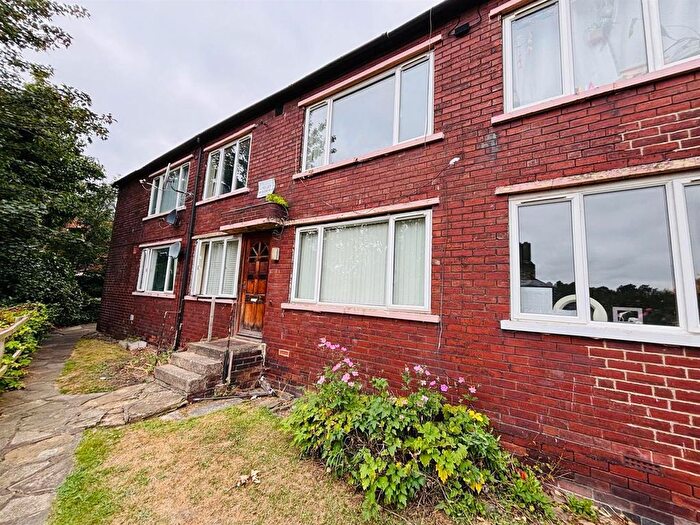 2 Bedroom Flat For Sale In Knowle Mount, Leeds, LS4