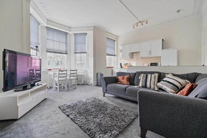 Studio To Rent In Castle Hill, RG1