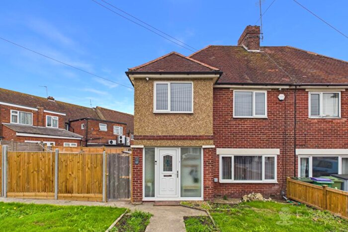 3 Bedroom Semi Detached House For Sale In Downs Road, Folkestone, CT19