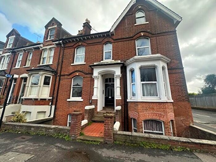 1 Bedroom Flat To Rent In Maidstone Road, Rochester., ME1