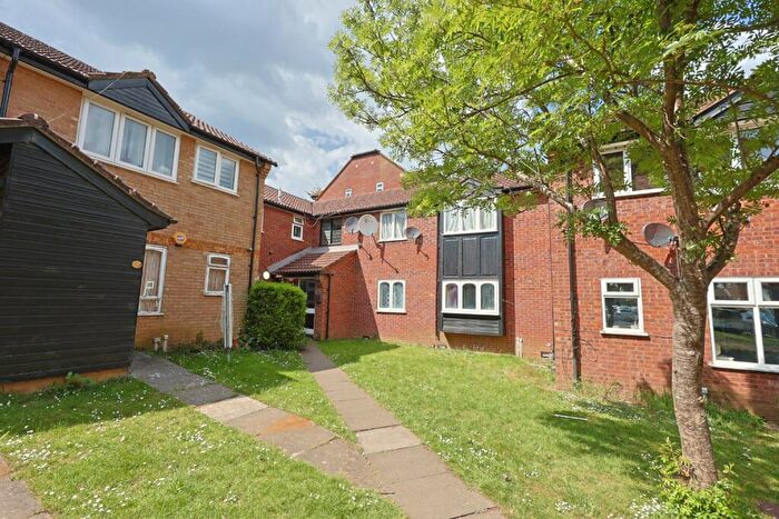 1 Bedroom Flat For Sale In Burrell Close, Edgware, Middlesex, HA8