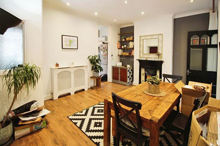 2 Bedroom Flat To Rent In Mount Pleasant Road, Haringey, N17