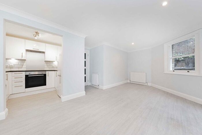 2 Bedroom Flat To Rent In Elgin Avenue, Maida Vale, W9